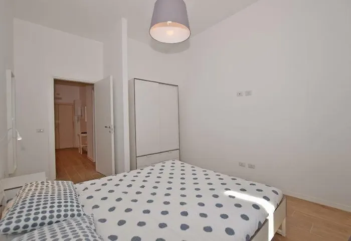 Il Rosso E Il Nero Naples